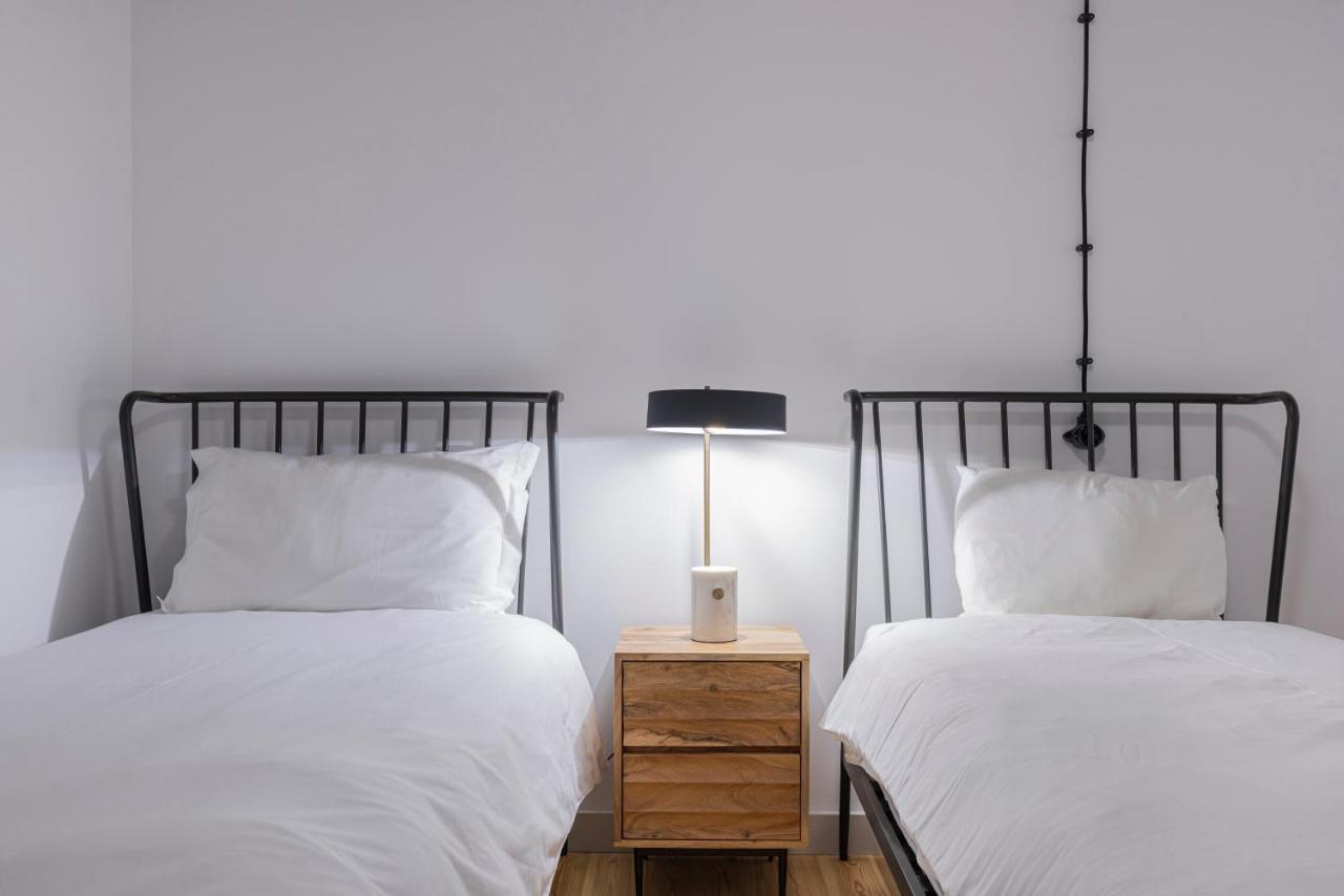 Glamorous 3Bdr Apartment In City Center By Lovelystay Lisboa Exteriör bild