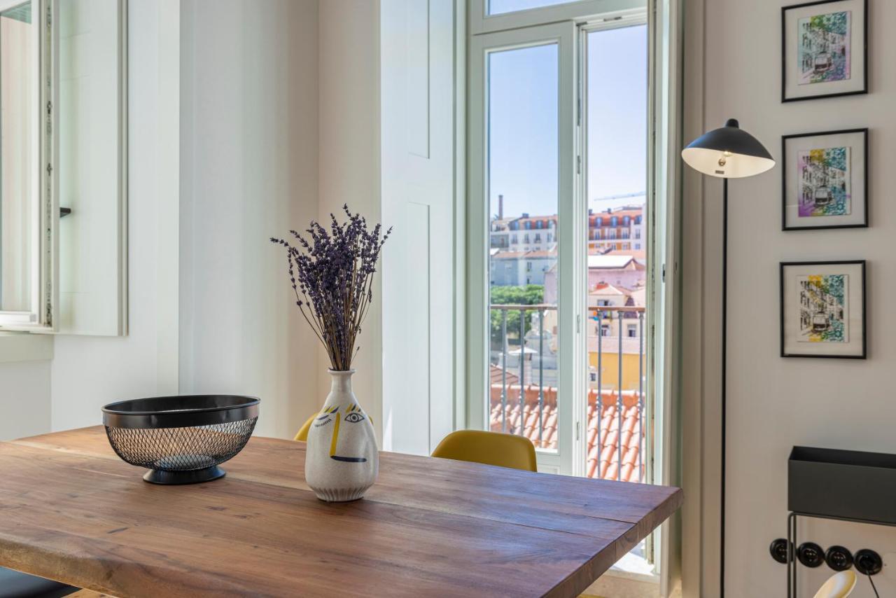 Glamorous 3Bdr Apartment In City Center By Lovelystay Lisboa Exteriör bild